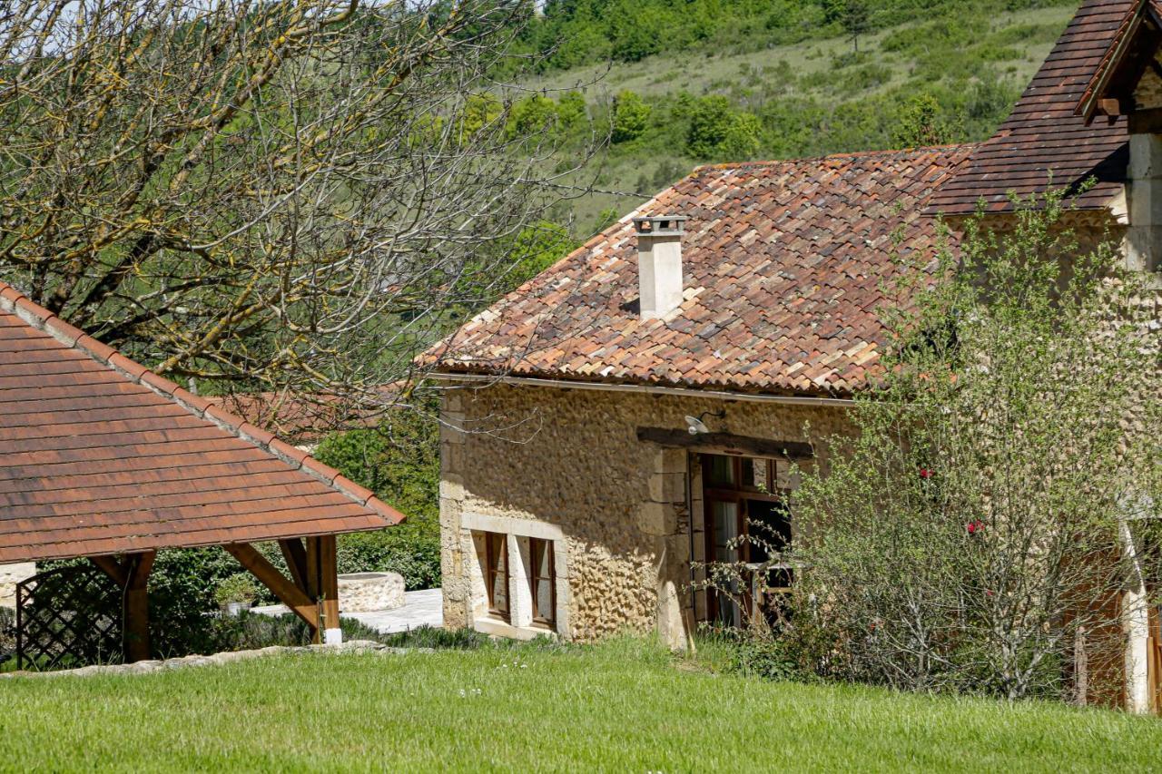 Domaine Du Bourg Salon Bed & Breakfast Exterior photo