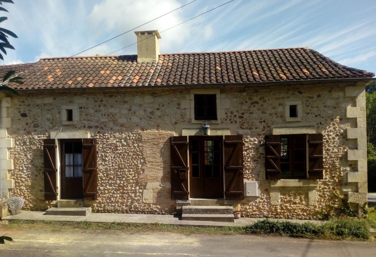 Domaine Du Bourg Salon Bed & Breakfast Exterior photo